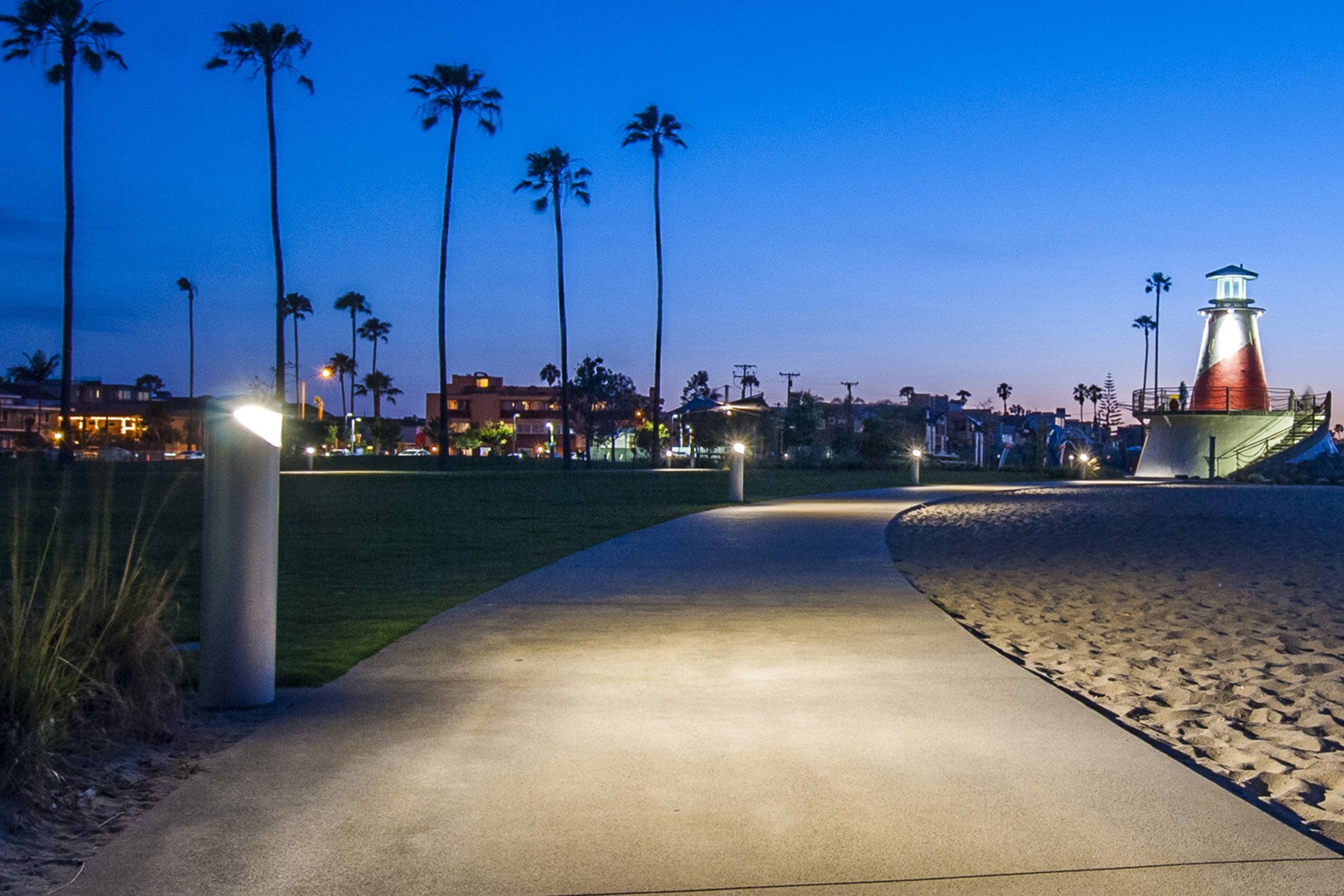 Notch Bollard Selux, image size:2500x1668